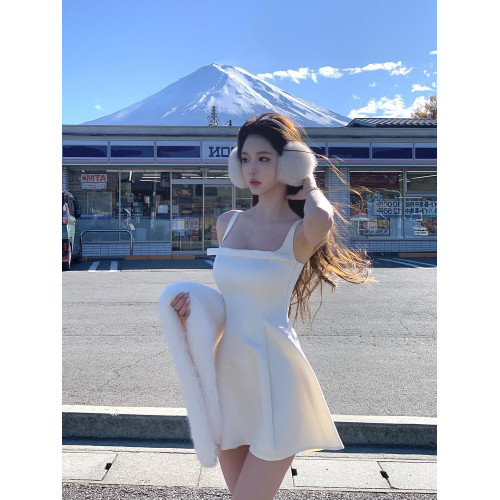 kiti 生日party小禮裙年會禮服聚會戰袍富家千金感粉色吊帶連衣裙