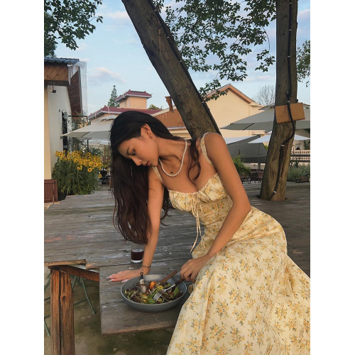 法式田園碎花綁帶吊帶連衣裙復古開叉收腰a字擺度假長裙