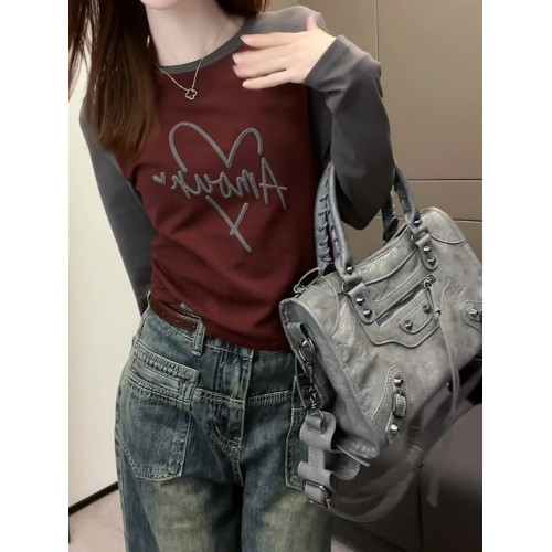 2025秋季新品酒紅色圓領長袖女撞色插肩時尚街頭氣質高級網紅上衣