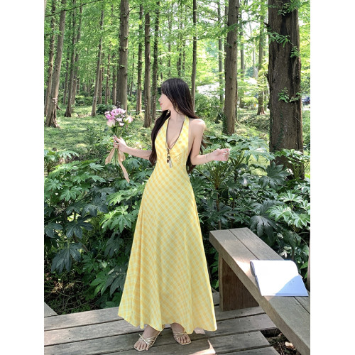 浪漫法式v領掛脖連衣裙女夏季黃色格紋溫柔海邊度假風A字收腰長裙