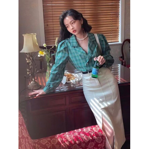 港風復古綠色泡泡袖格紋襯衫女2025年春季新款修身西裝領長袖上衣