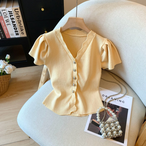 專櫃撤廻剪標法式V領短袖針織衫女夏季新款少女感甜美正肩短上衣 專櫃撤廻剪標法式V領短袖針織衫女夏季新款少女感甜美正肩短上衣