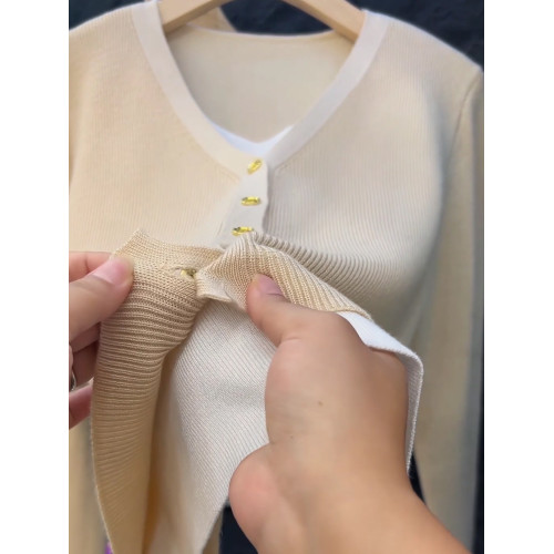 2026秋季新品杏色長袖針織衫女假兩件時尚顯白洋氣V領顯瘦上衣