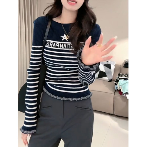 今年新款藏藍色條紋針織衫女秋季洋氣甜美時尚街頭氣質高級感上衣