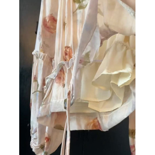 法式茶歇V領系的燈籠袖碎花襯衫女夏季新款氣質獨特寬鬆顯瘦上衣