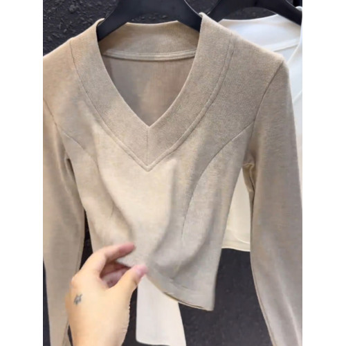 2026秋季新品燕麥色V領加絨長袖打底衫女辣妹風洋氣短款減齡上衣