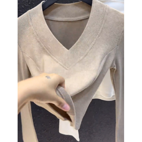 2026秋季新品燕麥色V領加絨長袖打底衫女辣妹風洋氣短款減齡上衣