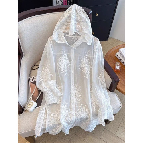 白色蕾絲綉花連帽防曬襯衫女夏裝大碼胖mm中長款微透上衣外搭罩衫 白色蕾絲綉花連帽防曬襯衫女夏裝大碼胖mm中長款微透上衣外搭罩衫