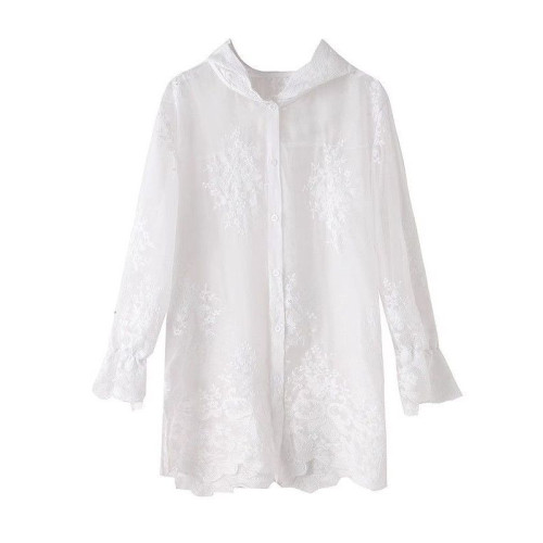 白色蕾絲綉花連帽防曬襯衫女夏裝大碼胖mm中長款微透上衣外搭罩衫 白色蕾絲綉花連帽防曬襯衫女夏裝大碼胖mm中長款微透上衣外搭罩衫