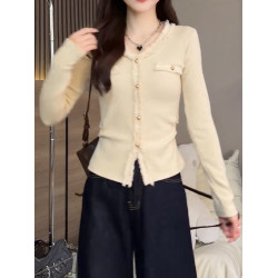 2026秋季新品杏色V領長袖T恤女純色高級氣質小衆質感顯瘦減齡上衣