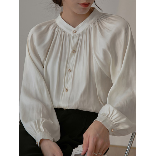 白杏色緞面燈籠袖襯衫女春季新款設計感小衆上衣法式復古立領襯衣