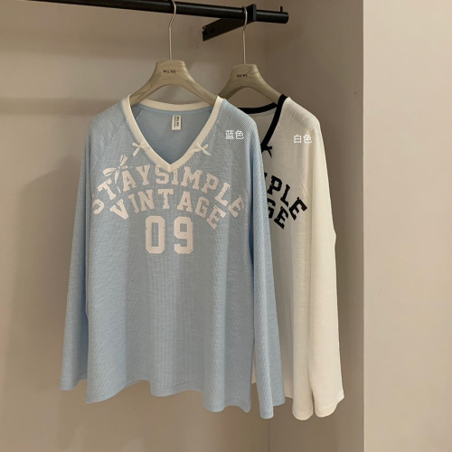 十三行 時尚潮流秋季新款芭董雙蝴蝶結V領寬鬆字母長袖T恤