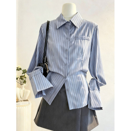 港風復古藍色條紋襯衫女長袖2026新款春季領帶設計感收腰修身襯衣