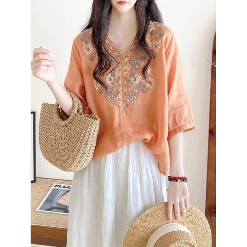 寬鬆襯衫夏2026年文藝通勤娃娃衫中袖V領綉花新款套頭女上衣棉麻