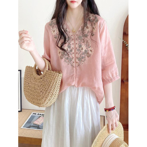 寬鬆襯衫夏2026年文藝通勤娃娃衫中袖V領綉花新款套頭女上衣棉麻