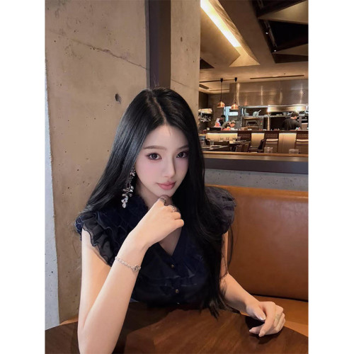 Turn right/陳大腿 法式氣質性感多層次襯衫女黑色木耳邊設計上衣