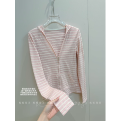 草莓奶油條紋粉薄款長袖外套女夏設計感甜美溫柔小衆連帽防曬上衣