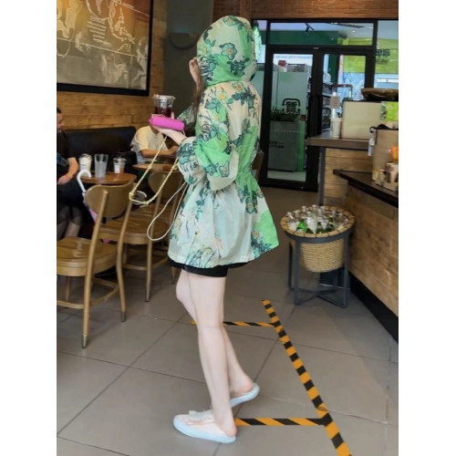 專櫃商場撤廻女裝印花女中長款夏季寬鬆收腰顯瘦透氣薄防曬服 專櫃商場撤廻女裝印花女中長款夏季寬鬆收腰顯瘦透氣薄防曬服