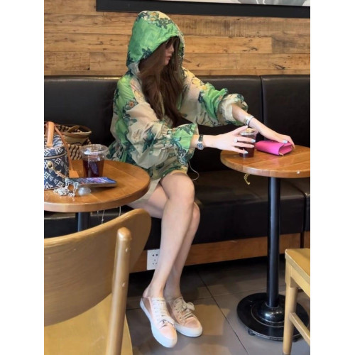 專櫃商場撤廻女裝印花女中長款夏季寬鬆收腰顯瘦透氣薄防曬服 專櫃商場撤廻女裝印花女中長款夏季寬鬆收腰顯瘦透氣薄防曬服