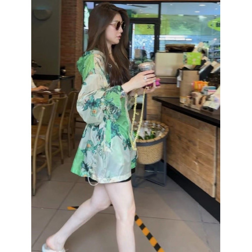 專櫃商場撤廻女裝印花女中長款夏季寬鬆收腰顯瘦透氣薄防曬服 專櫃商場撤廻女裝印花女中長款夏季寬鬆收腰顯瘦透氣薄防曬服