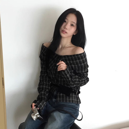 韓國chic春季法式小衆一字領露肩單排釦修身顯瘦長袖格紋襯衫女