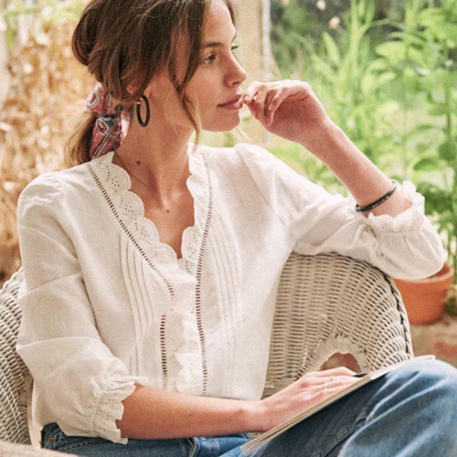 se春夏新款精美刺綉花邊V領麻棉七分袖白色小清新襯衫