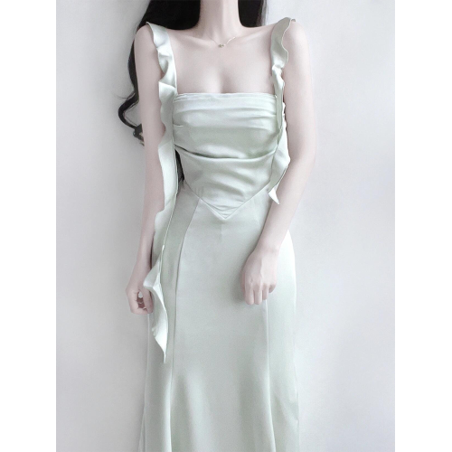 茶系穿搭飄帶吊帶連衣裙2025新款女春夏季性感抹胸收腰修身包臀裙