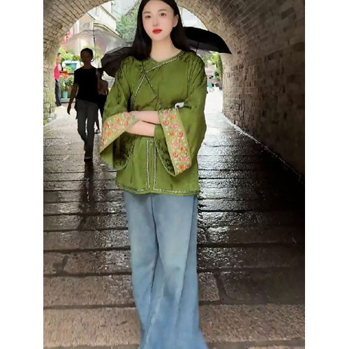新中式大碼綠色國風襯衫外套女秋2025新款盤釦唐裝上衣喇叭袖襯衣