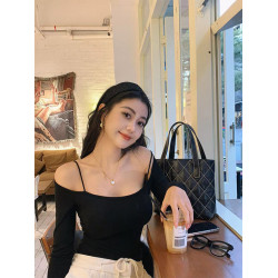 Turn right/陳大腿 一字肩辣妹細肩帶長袖T恤女性感氣質顯瘦上衣