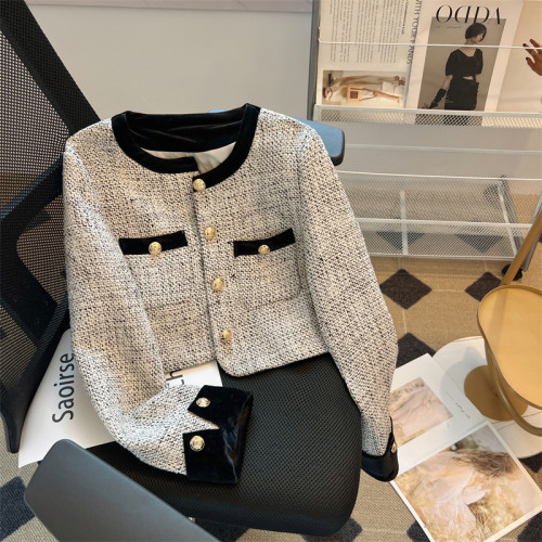 廣州十三行爆款撿漏~小香風撞色拼接絲絨領短款外套女秋冬小個子