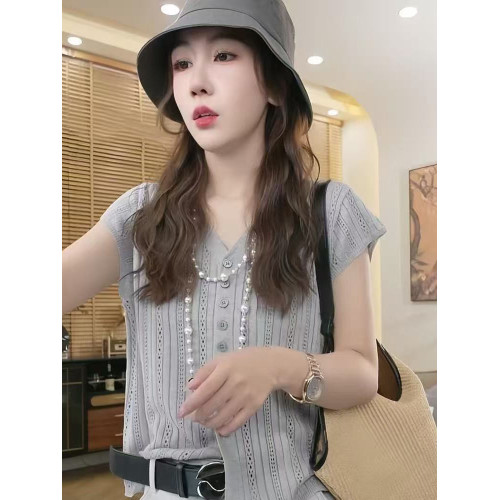 今年流行的V領短袖T恤女減齡鏤空針織開衫洋氣時髦小個子上衣體恤