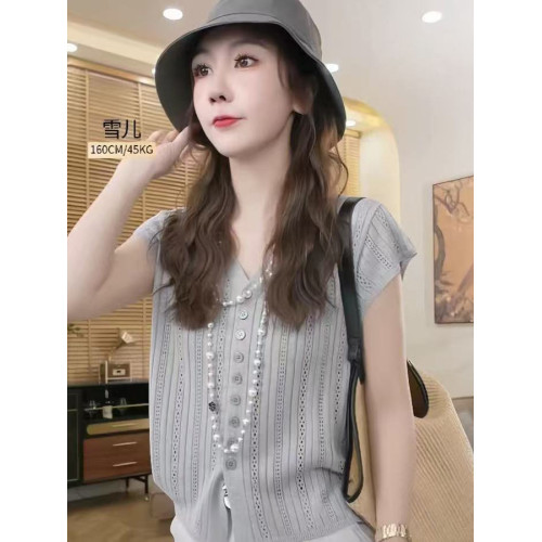 今年流行的V領短袖T恤女減齡鏤空針織開衫洋氣時髦小個子上衣體恤