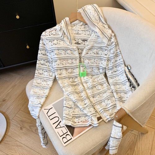 專櫃撤廻剪標韓系蕾絲鉤花連帽防曬罩衫女春季新款設計感收腰開衫