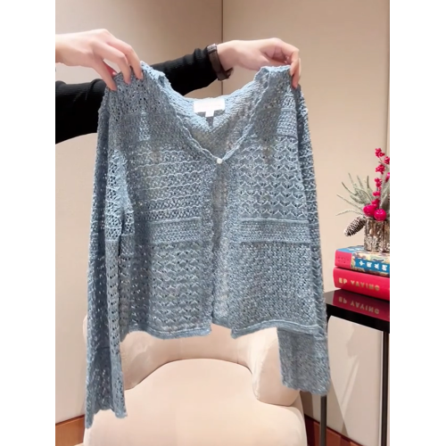 2026年夏新款法式復古鏤空設計寬鬆藏藍色針織衫女時尚長袖上衣