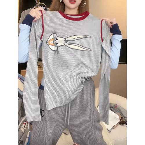 2026秋季新品圓領條紋長袖T恤女洋氣高級時尚街頭氣質顯瘦上衣潮 2026秋季新品圓領條紋長袖T恤女洋氣高級時尚街頭氣質顯瘦上衣潮