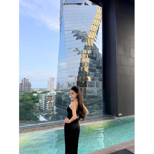 OUTFlT STUDIO 黑色性感鏤空抹胸連衣裙女2025新款修身顯瘦包臀裙 OUTFlT STUDIO 黑色性感鏤空抹胸連衣裙女2025新款修身顯瘦包臀裙