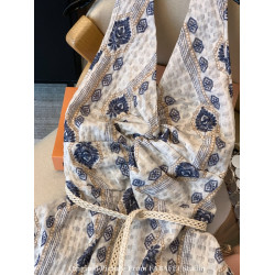 ⭐自畱爆款推薦~波西米亞風刺綉碎花掛脖襯衫女夏款法式遮肚子上衣