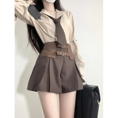 春夏季棕色系襯衫新款學院風設計感西裝領工字褶套裝女短褲兩件套 春夏季棕色系襯衫新款學院風設計感西裝領工字褶套裝女短褲兩件套