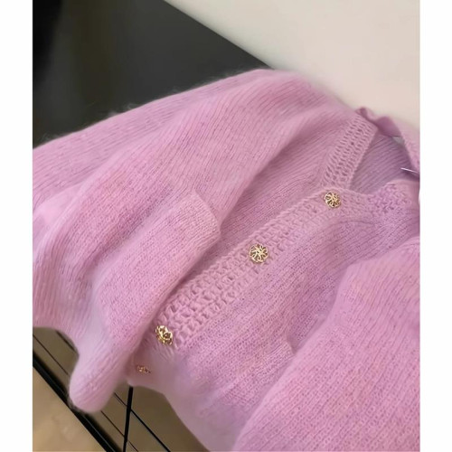 巨推薦~上身絕美！粉色V領針織開衫女2024新款寬鬆顯瘦毛衣外套