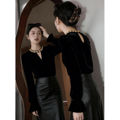 高檔復古赫本風新款修身顯瘦絲絨打底衫女百搭秋冬喇叭袖絕美上衣