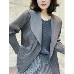 00後2025新款女裝外套女春秋三宅質感百搭高級感褶皺開衫上衣女