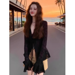 2025新款薄款高級感早秋輕薄絕美小衆氣質v領喇叭袖絕美黑色上衣