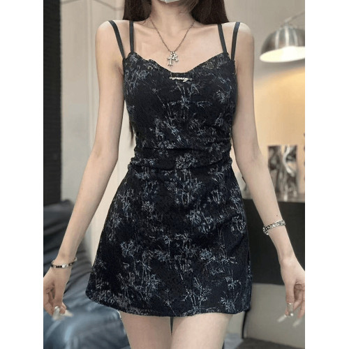 辣妹風性感吊帶洋氣碎花連衣裙女今年流行爆款時尚收腰設計感短裙