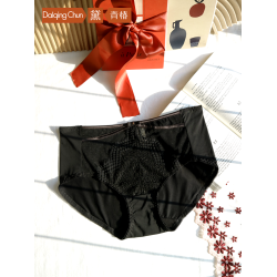 黛青椿輕量法式優雅蕾絲拼接牛奶絲內褲女士中腰提臀舒適四季褲衩
