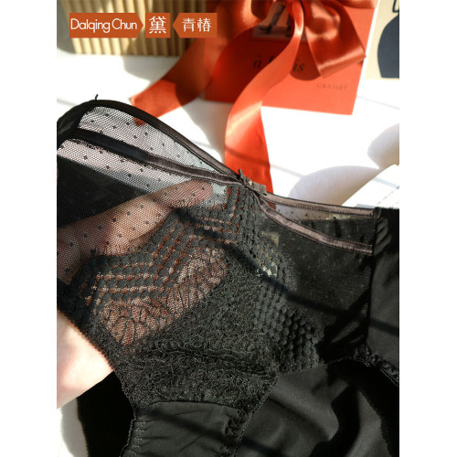 黛青椿輕量法式優雅蕾絲拼接牛奶絲內褲女士中腰提臀舒適四季褲衩