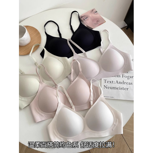 穿出圓圓胸！舒適無痕內衣女小胸聚攏無鋼圈防下垂收副乳運動文胸