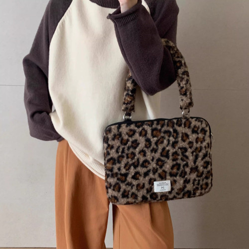 法國Maje Franch筆記型電腦包14寸2026新款女士單肩包通勤豹紋高級感適用蘋果macbookair13.3聯想華爲pro16寸