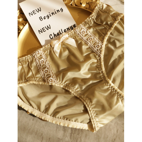 新款日系輕奢感緞面內褲女中腰舒適包臀輕熟可愛大碼少女生三角褲 新款日系輕奢感緞面內褲女中腰舒適包臀輕熟可愛大碼少女生三角褲