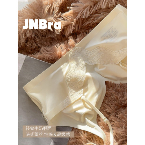 無痕大胸顯小胸內衣女士細肩帶超薄款無鋼圈緞面美背蕾絲文胸罩夏