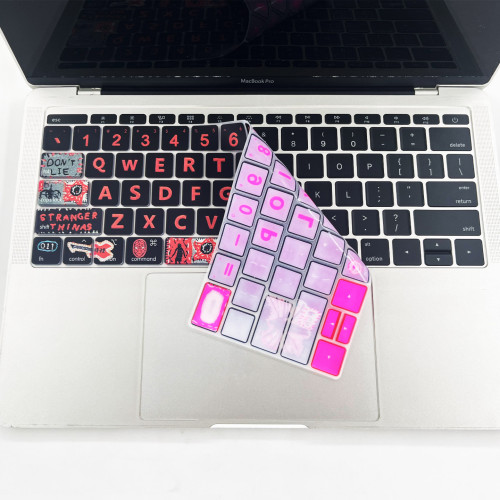 適用MacBook矽膠m2鍵盤膜pro13保護air蘋果筆電3電腦m4怪奇物語 適用MacBook矽膠m2鍵盤膜pro13保護air蘋果筆電3電腦m4怪奇物語